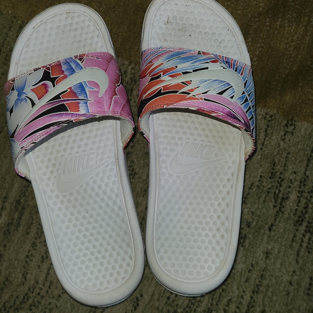 Nike slides